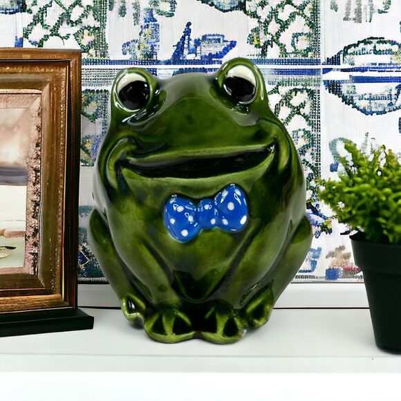 VTG Frog w Bowtie Ceramic Figurine Decor Anthropomorphic ARTIST SIGNED 4.5" EUC - Picture 12 of 16